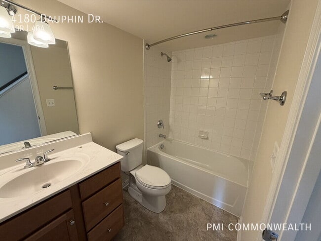 Building Photo - 4180 Dauphin Dr