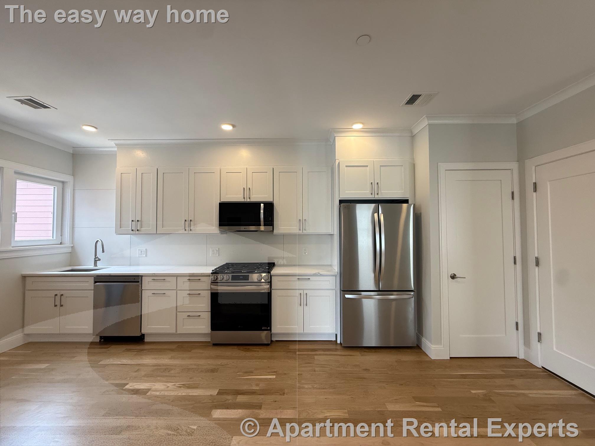 Building Photo - 35 Gore St