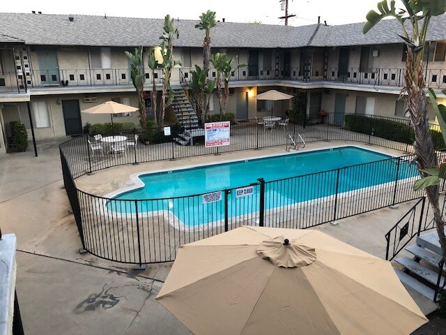 Building Photo - 816 W Colorado Blvd