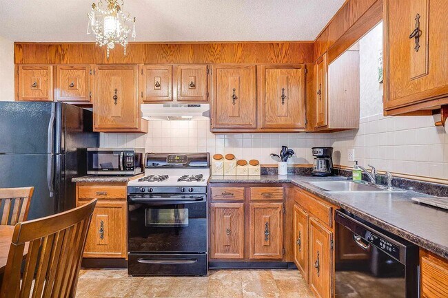 Building Photo - Manchester NH