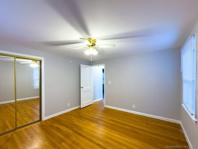 Building Photo - 111 Irving St