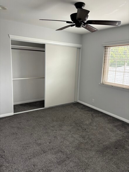 Building Photo - 6509 W 86th Plz
