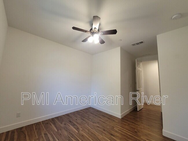 Building Photo - 4542 Streambed Dr