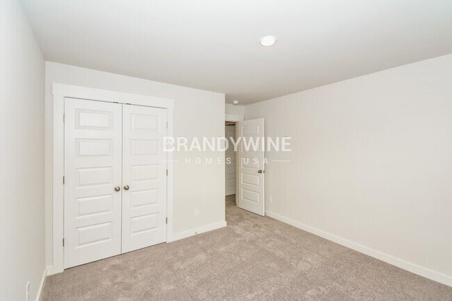 Building Photo - 121 Rising Private Ln