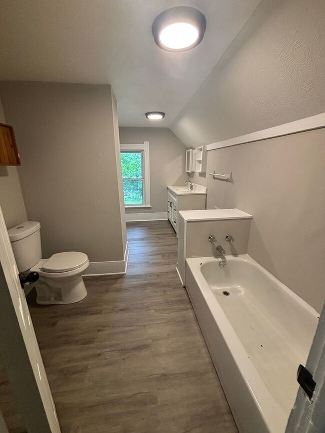 Building Photo - Beautiful 4BD 2Bath Home