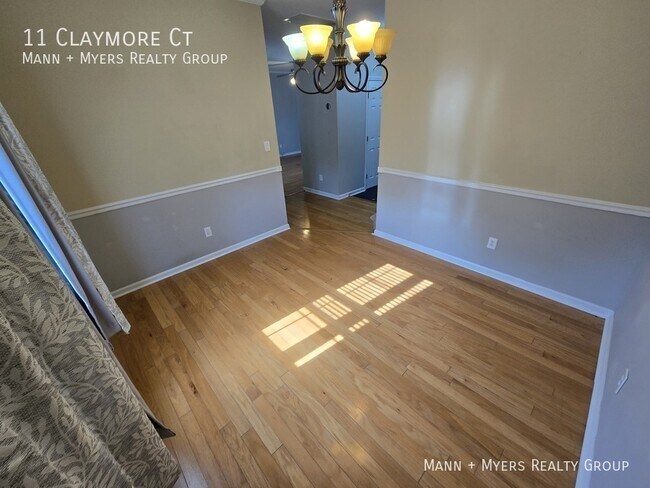 Building Photo - 11 Claymore Ct