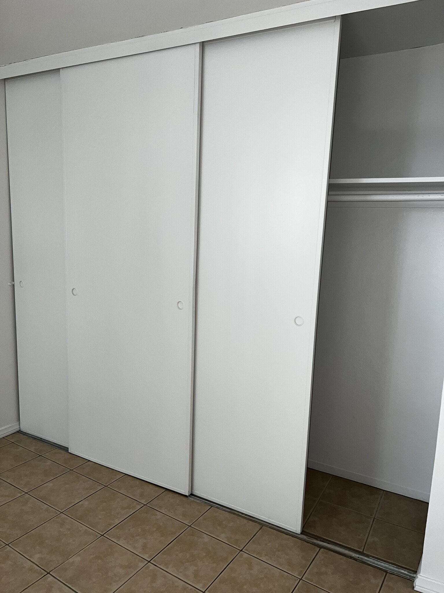 Bedroom #2 closet - 3050 Rue Dorleans