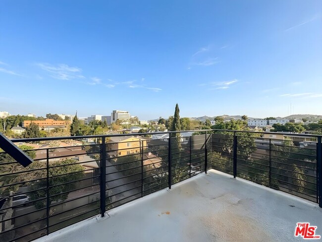 Building Photo - 1411 Tremont St