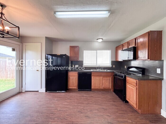 Building Photo - 1043 Grassy View Dr