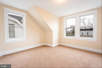 Building Photo - 2013 Edgmont Ave