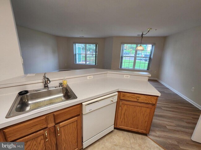 Building Photo - 2029 Windsong Dr