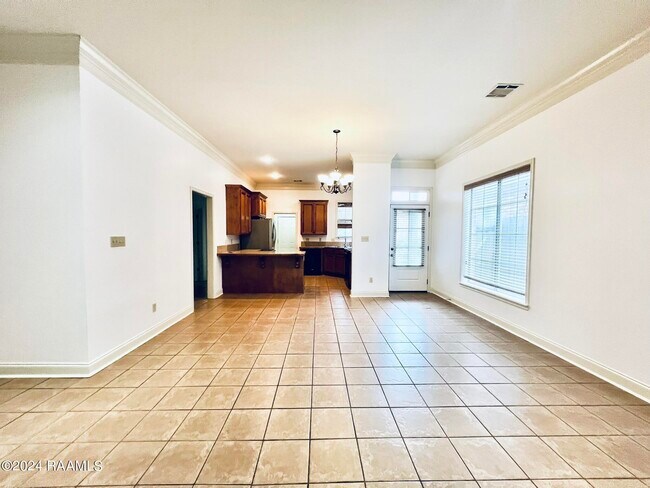 Building Photo - 125 Oakbend Dr