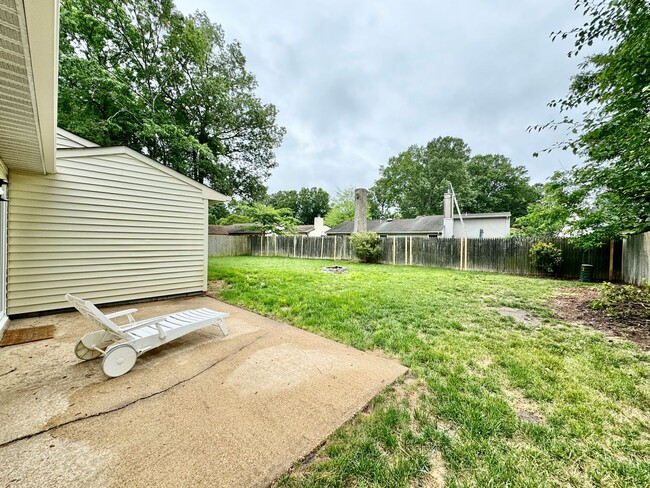 Building Photo - READY 05-15-25!! Ranch Home w/2-Car Garage...