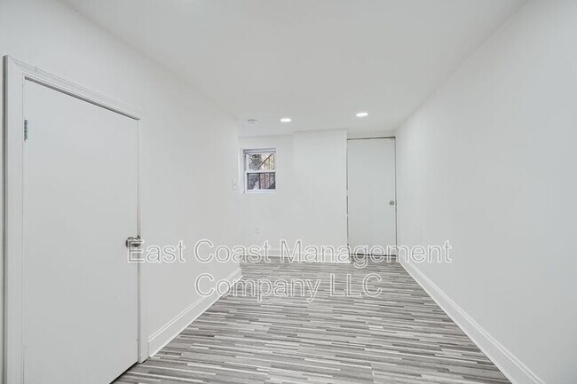 Building Photo - 515 Archer St