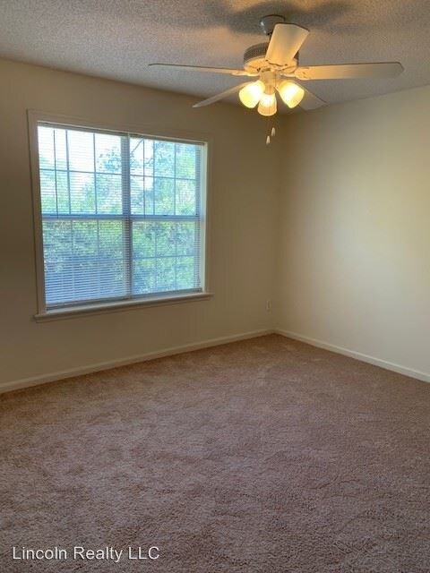 Building Photo - 2105 Baytree Rd