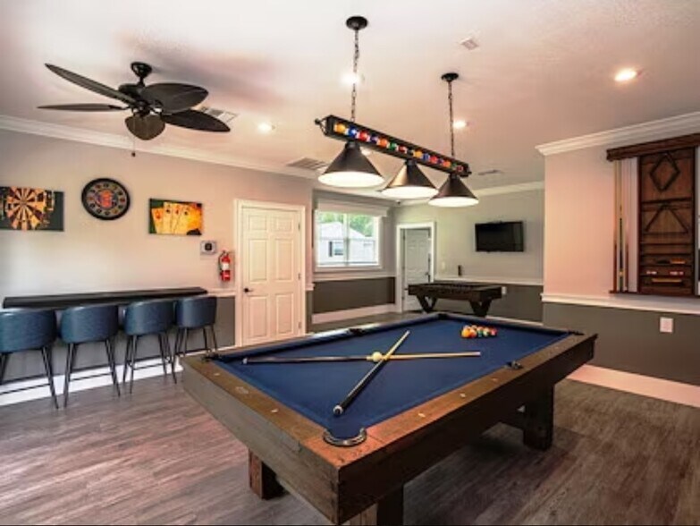 Building Photo - 82 Maple in the Wood