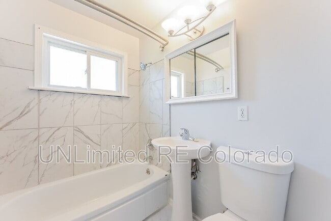 Building Photo - 3016 W Stanford Dr