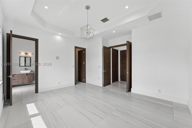 Building Photo - 2400 SW 112th Ave
