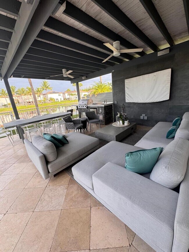 Building Photo - 8850 NW 98th Ct