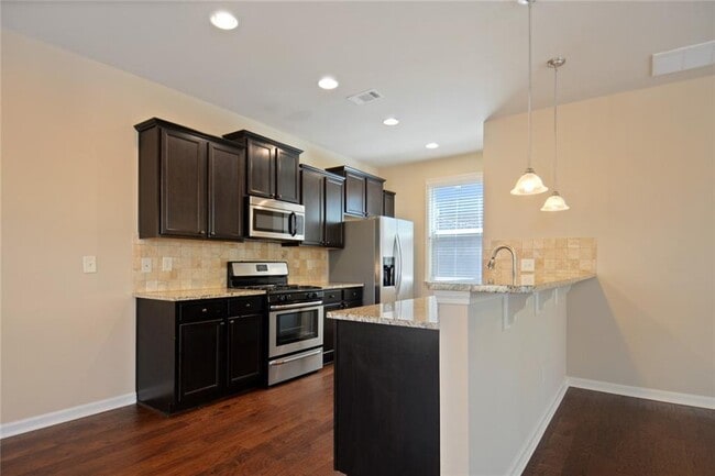 Building Photo - 740 Village Field Ct NW