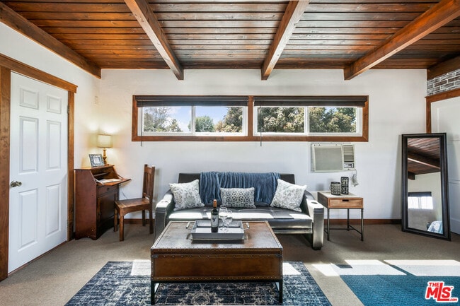 Building Photo - 10721 Aqua Vista St