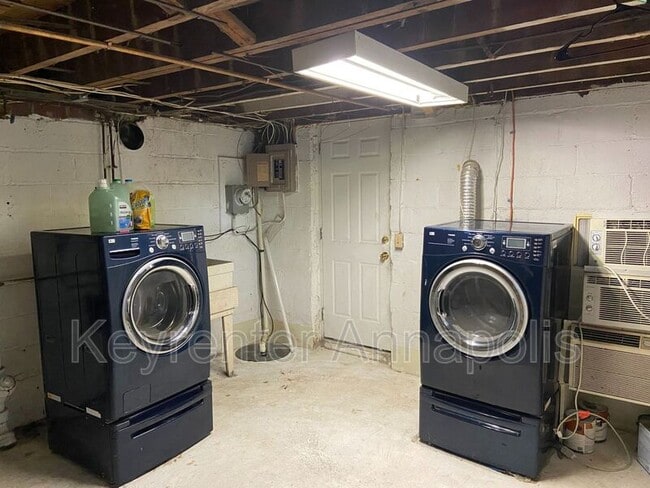 Building Photo - 1019 President St