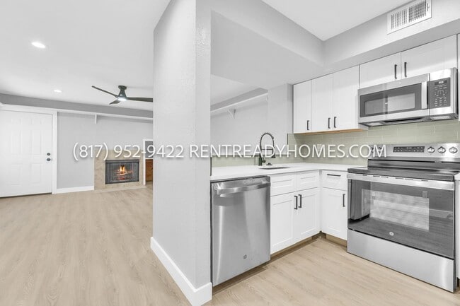 Building Photo - 9801 Walnut St