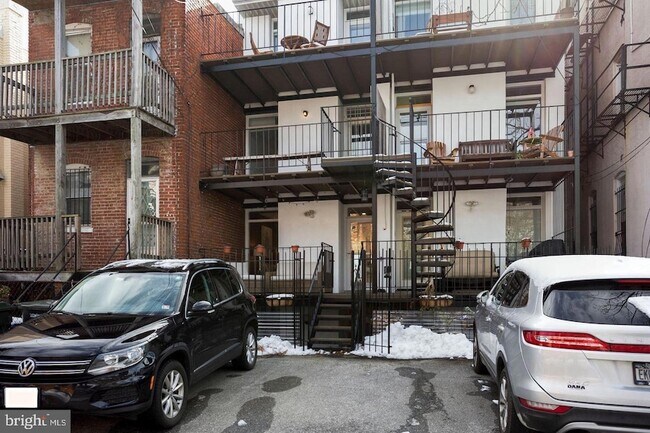 Building Photo - 1753 Swann St NW
