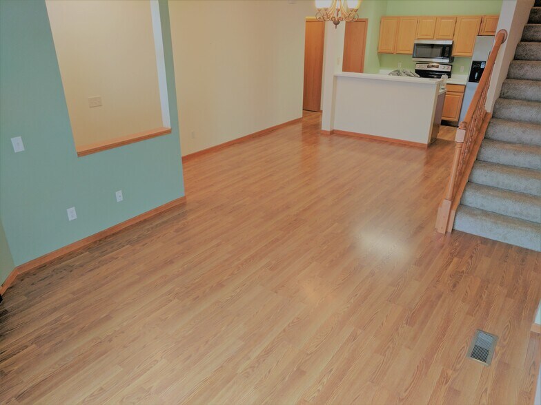 Building Photo - 3625 Vermilion Court North