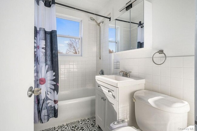 Building Photo - 135 Webster Ave