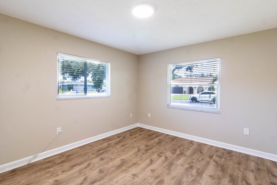 Building Photo - 1036 N Cypress Point Dr