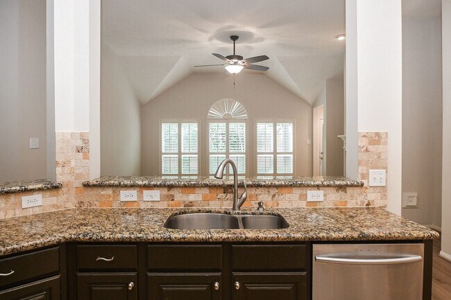 Building Photo - 2218 Millerton Ln