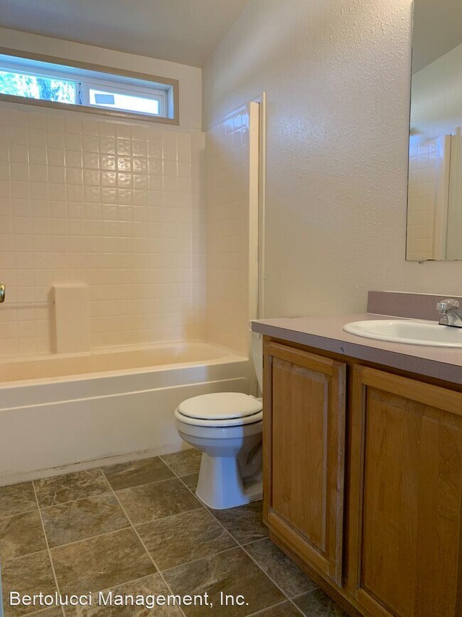 Building Photo - 3 br, 2 bath House - 40505 Hess Rd.