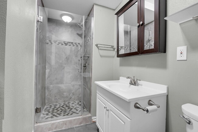 Building Photo - $2,720.95 - 4 bed, 2 bath, located in Aurora with attached Garage and In Unit Washer and Dryer!