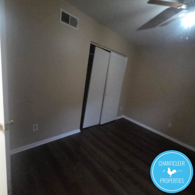 Building Photo - 115 Florence St