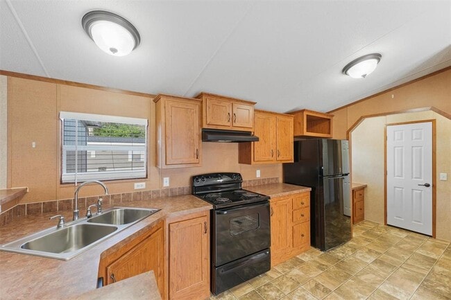 Building Photo - 21601 Dogwood Dr