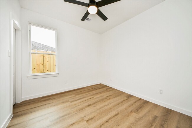 Building Photo - 5201 Fairchild St