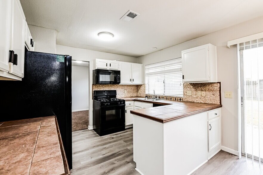 Building Photo - 10218 Ash Fork Dr