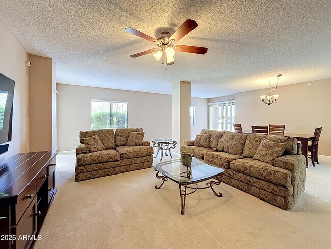 Building Photo - 10330 W Thunderbird Blvd
