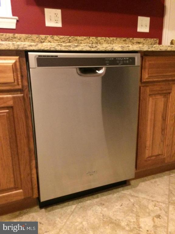 Building Photo - 105 Little River Dr