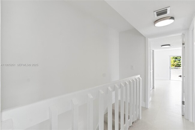 Building Photo - 3597 SW 17th St