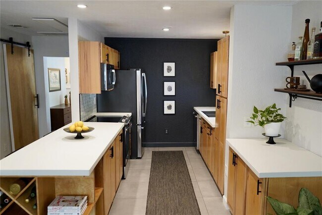 Building Photo - 338 Brassie Dr