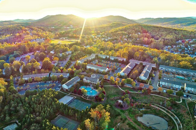 Building Photo - 2 Bedroom Townhouse at the Woodlands! Schedule a tour today! Only $500 deposit!