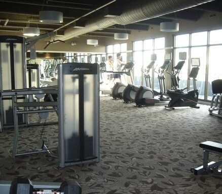 Building Photo - Clean & Comfortable!