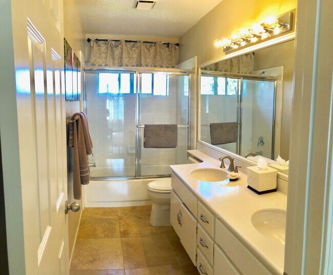 Building Photo - Picture Perfect Fully Furnished House! 3bd...