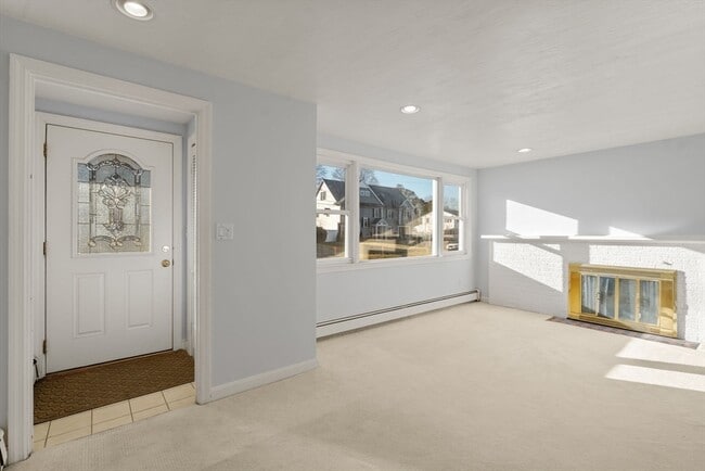 Building Photo - 8 Stanley St