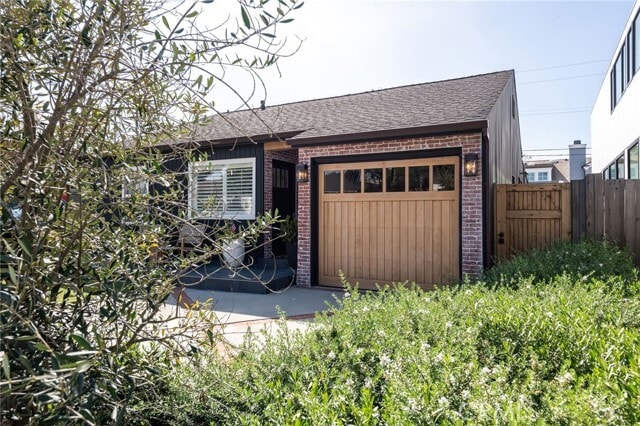 Building Photo - 3013 Oak Ave