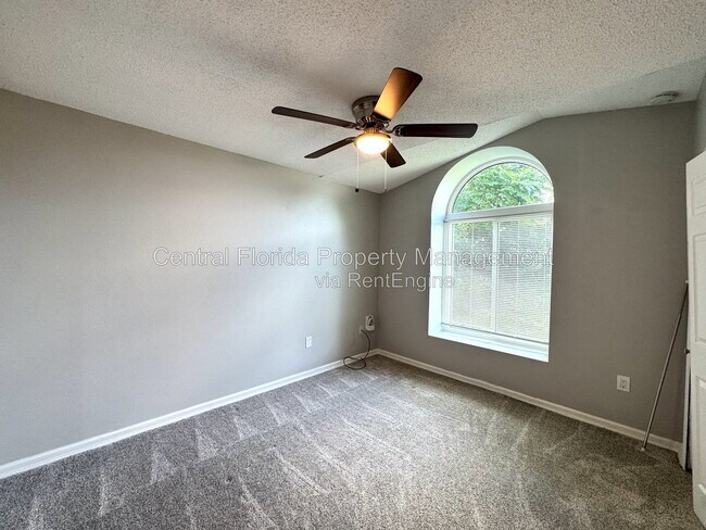 Building Photo - 658 Elwood St