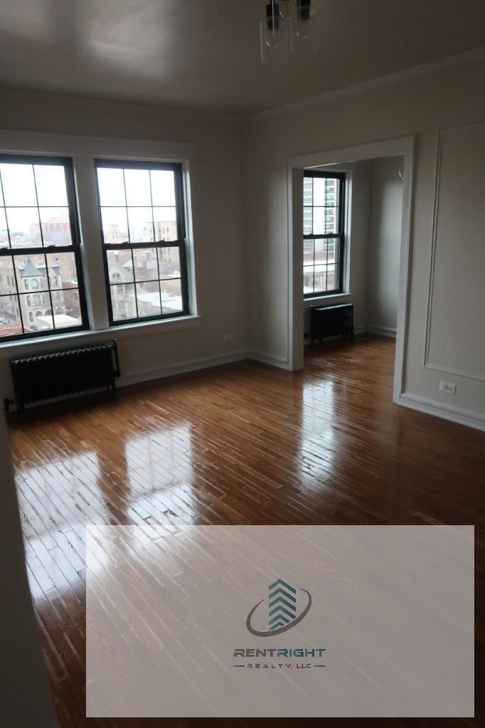 Building Photo - 426 W Briar Pl