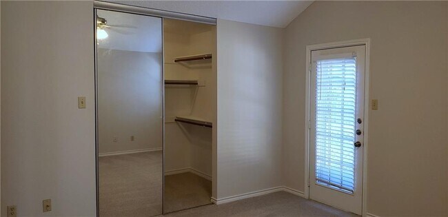 Building Photo - 808 David Curry Dr